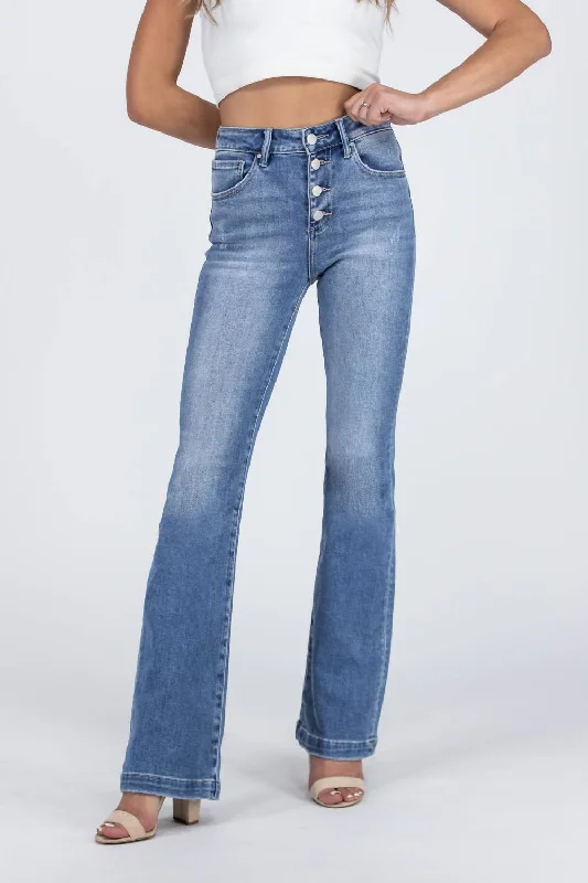 Chic And Edgy Misunderstood High-Rise Button Down Bootcut Denim Jeans In Light Wash