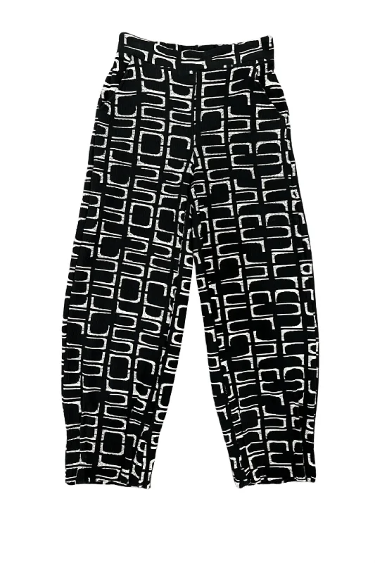 Flash Sale Starts Textured Pant In Black And White