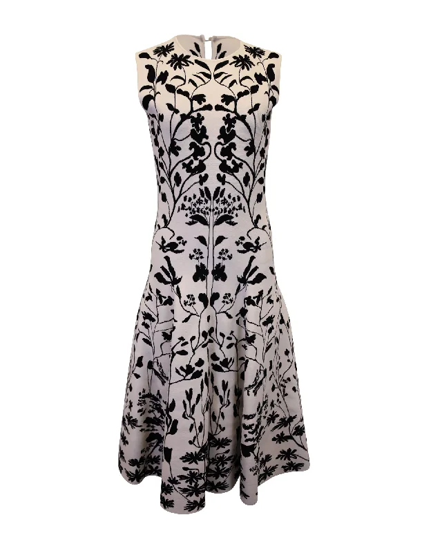 Playful Elegance Alexander McQueen Intarsia Stretch-knit Dress In Ivory Viscose